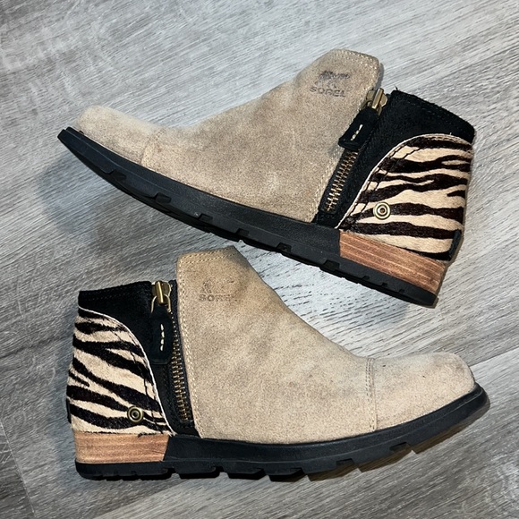SOREL Major Low Tan Suede Leather Zebra Print Side Zip Ankle Bootie Boots - Picture 1 of 10